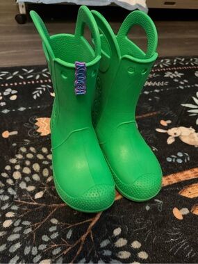 CROCS Kids Bright Green Pull-On Rain Boots with Easy Handles